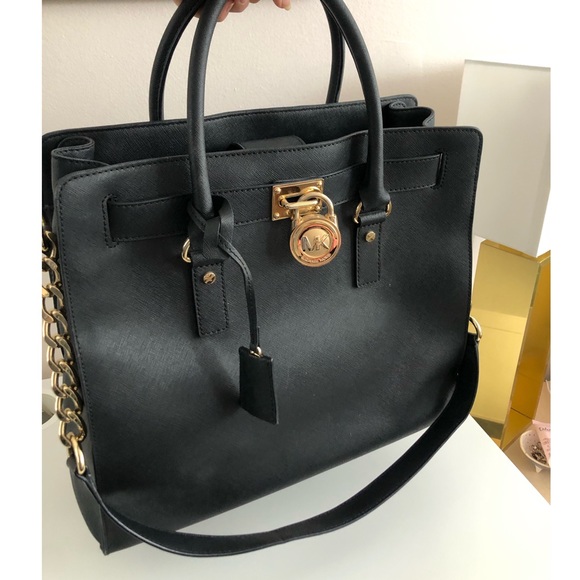 Michael Kors Large Saffiano Leather Hamilton Tote - Picture 4 of 13